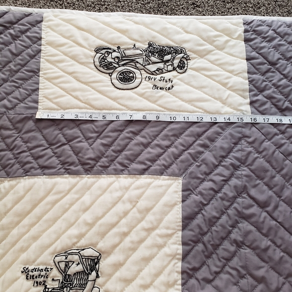 Detailed King Queen Sized Quilt With Embroidered Antique Cars Grey and White - Picture 7 of 11